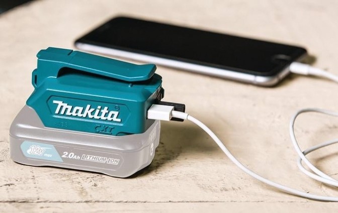 Адаптер питания для аккумулятора MAKITA USB / 10.8В CXT (SEAADP06) [SEAADP06]