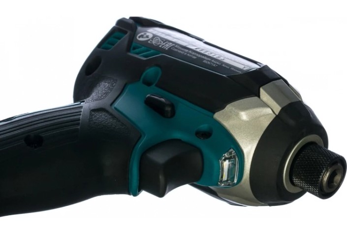 Аккумуляторный шуруповерт MAKITA DTD 153 RFE ударный, бесщеточный [DTD153RFE]