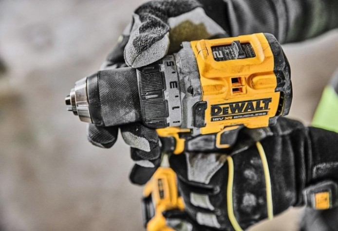 Дрель-шуруповерт аккумуляторная DeWALT DCD 800 E2T [DCD800E2T-QW]