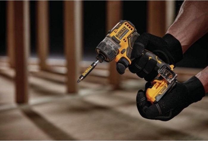 Дрель-шуруповерт аккумуляторная DeWALT DCF 601 D2 [DCF601D2-QW]