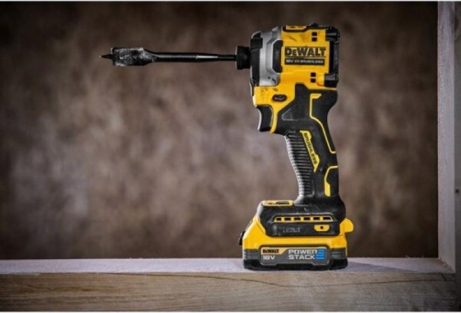 Дрель-шуруповерт аккумуляторная DeWALT DCF 850 E2T ударный, бесщеточный
