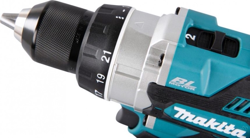Дрель-шуруповерт аккумуляторная MAKITA DDF 486 RT [DDF486RT]
