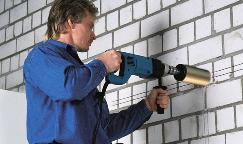 Дрель ударная сетевая MAKITA 8406 односкоростная
