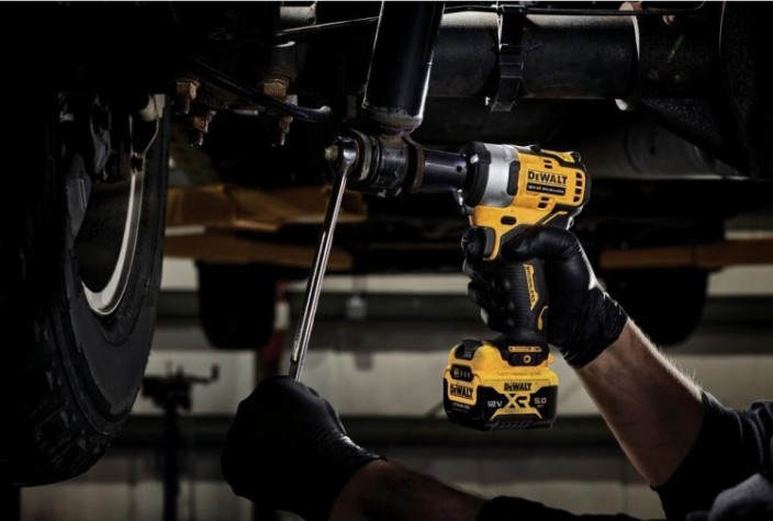Гайковерт аккумуляторный DeWALT DCF 901 P1 ударный [DCF901P1-QW]