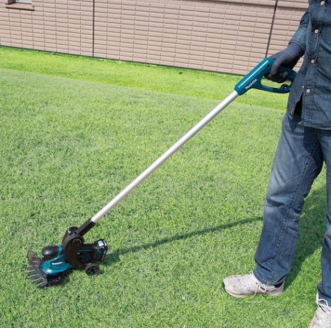 Ножницы для травы аккумуляторные MAKITA UM 600 DWAE [UM600DWAE]
