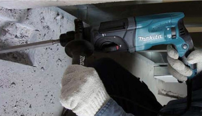 Перфоратор MAKITA HR2470