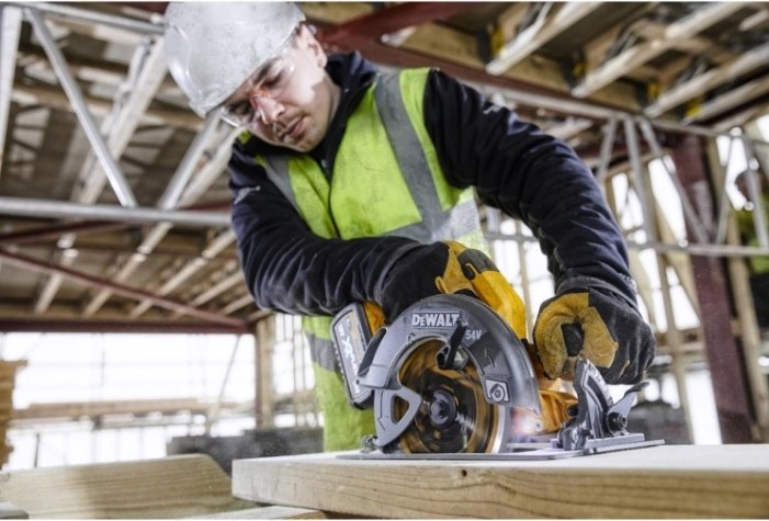 Пила циркулярная аккумуляторная DeWALT DCS 578 N FLEXVOLT без АКБ и З/У [DCS578N-XJ]