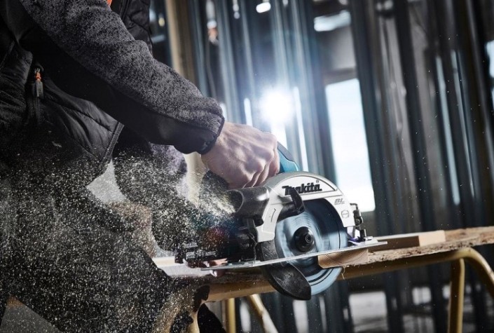 Пила циркулярная аккумуляторная MAKITA DHS 660 Z с бесщеточным двигателем без, АКБ и ЗУ [DHS660Z]