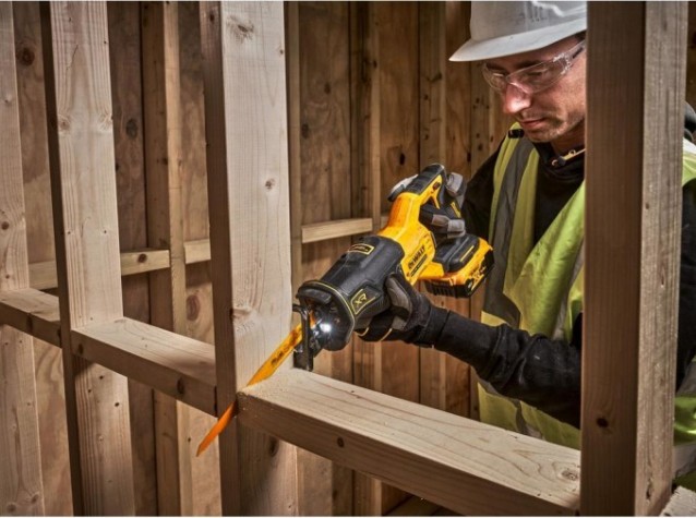 Пила сабельная аккумуляторная DeWALT DCS 382 N FLEXVOLT, бесщеточная, без АКБ и ЗУ [DCS382N-XJ]