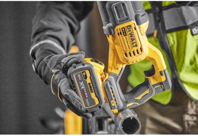 Пила сабельная аккумуляторная DeWALT DCS 386 NT FLEXVOLT, бесщеточная, без АКБ и ЗУ [DCS386NT-XJ]