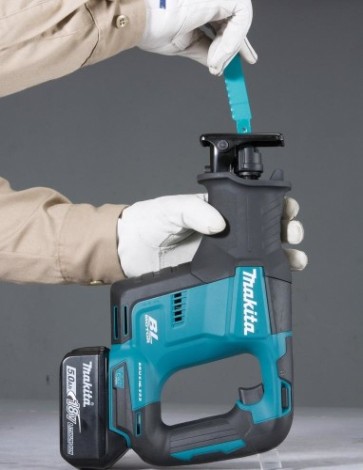 Пила сабельная аккумуляторная MAKITA DJR 188 Z с бесщеточным двигателем без АКБ и З/У [DJR188Z]