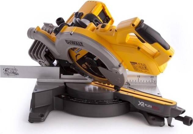 Пила торцовочная аккумуляторная DeWALT DCS 778 N FLEXVOLT, бесщеточная, без АКБ и З/У [DCS778N-XJ]
