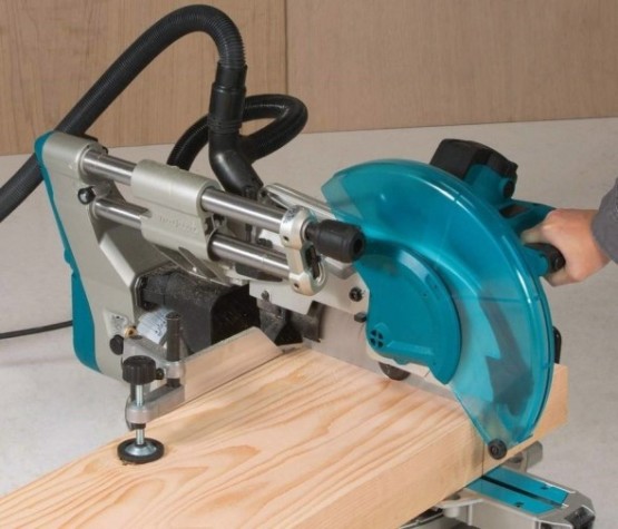 Пила торцовочная сетевая MAKITA LS 1219 L [LS1219L]