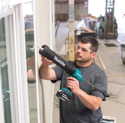 Пистолет для герметика MAKITA DCG 180 RYE [DCG180RYE]