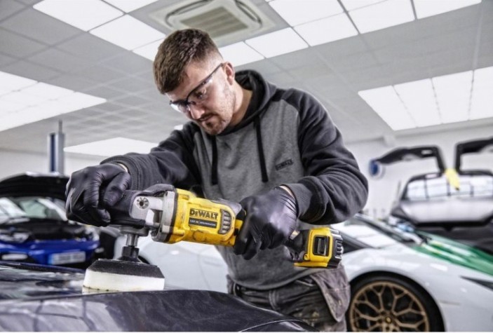Шлифмашина полировальная аккумуляторная DeWALT DCM 849 N без АКБ и ЗУ [DCM849N-XJ]