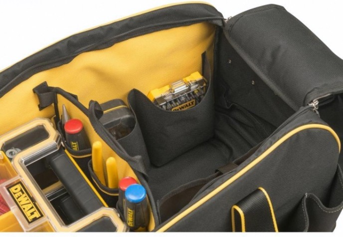 Сумка для инструмента DeWALT Duffle Bag с колесами DWST1-79210 [DWST1-79210]